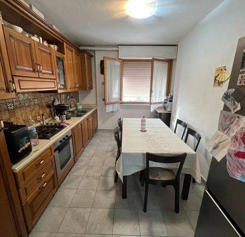 appartamento in vendita a Massa in zona Centro Storico