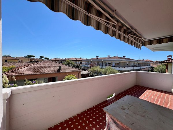 appartamento in vendita a Massa in zona Marina di Massa