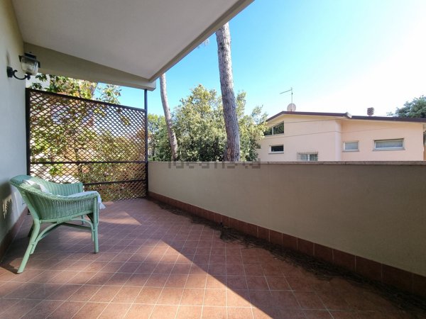 appartamento in vendita a Massa in zona Marina dei Ronchi