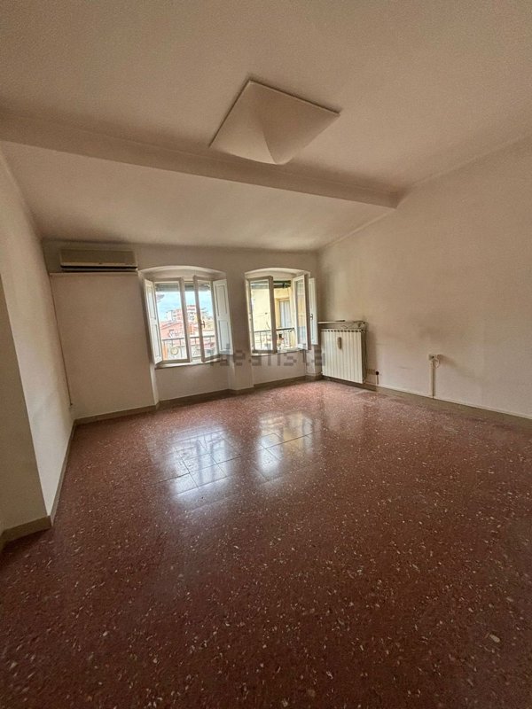 appartamento in vendita a Massa in zona Centro Storico