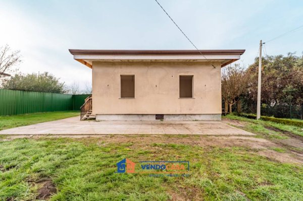 appartamento in vendita a Massa in zona Romagnano