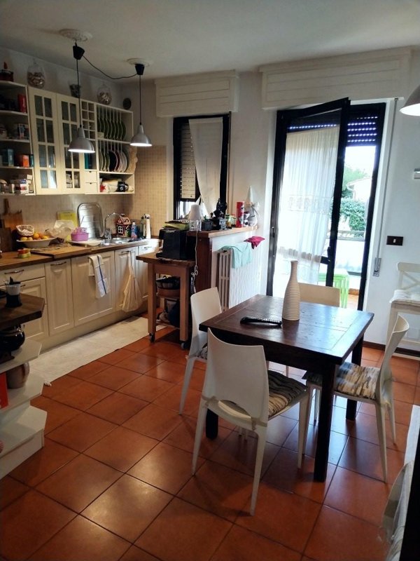 casa indipendente in vendita a Massa