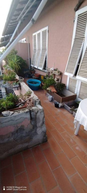 casa indipendente in vendita a Massa in zona Marina di Massa