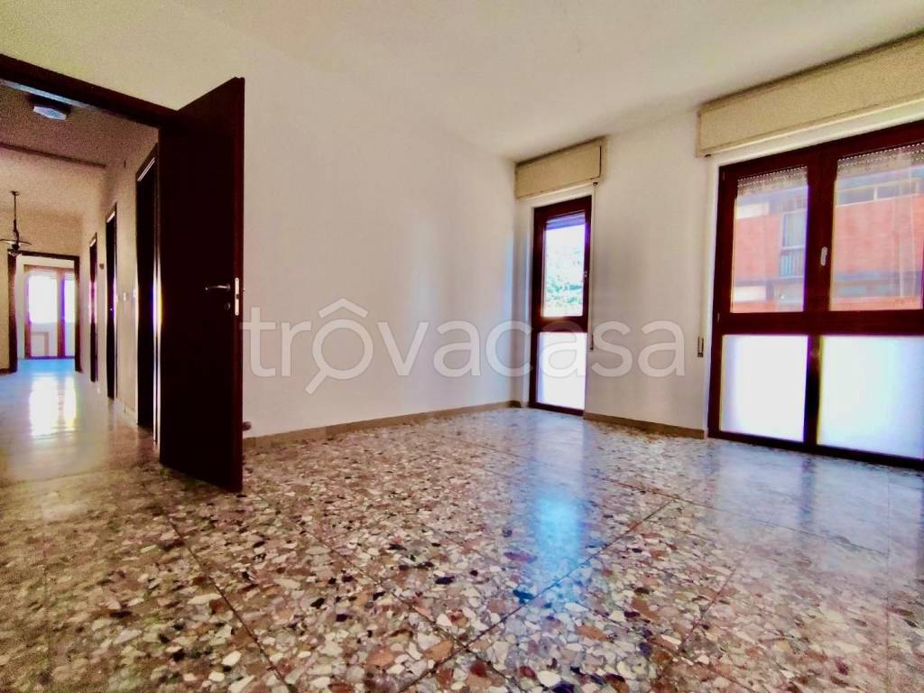 appartamento in vendita a Massa in zona Centro Storico