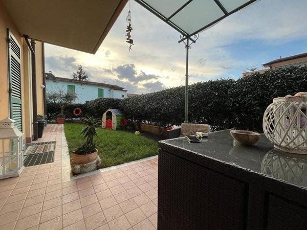 appartamento in vendita a Massa in zona Quercioli