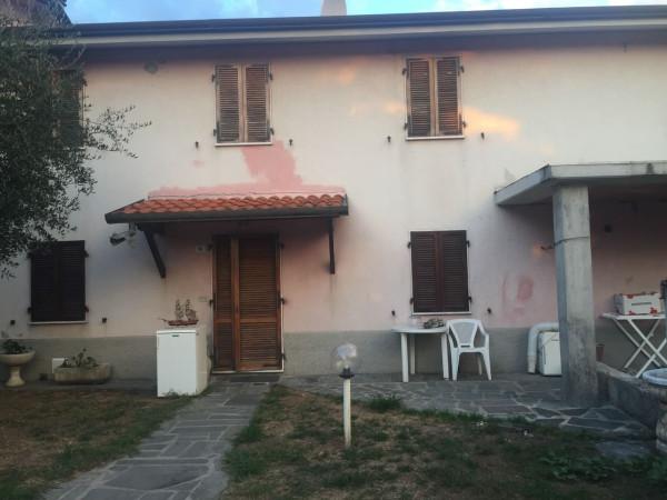 casa indipendente in vendita a Massa in zona Pariana