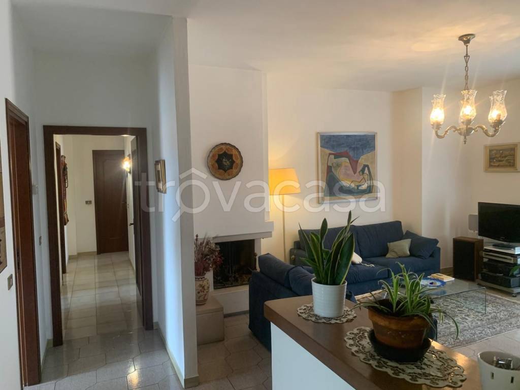 appartamento in vendita a Massa in zona Centro Storico