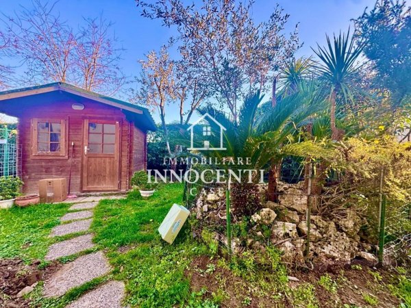 casa indipendente in vendita a Massa in zona Poveromo