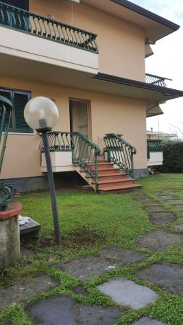 casa indipendente in vendita a Massa in zona Centro Storico