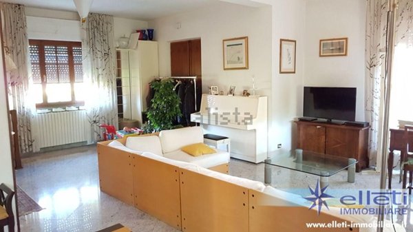 casa indipendente in vendita a Massa in zona Marina di Massa