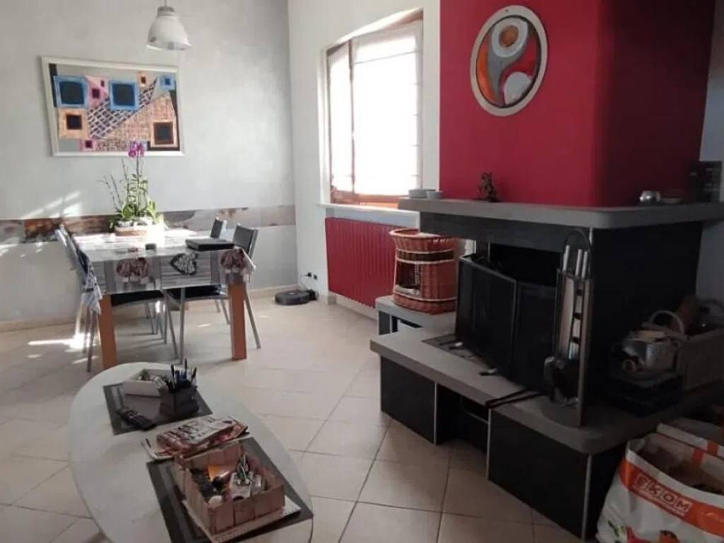 appartamento in vendita a Massa in zona Marina di Massa