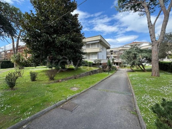 appartamento in vendita a Massa in zona Quercioli