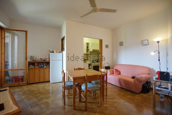 appartamento in vendita a Massa in zona Marina dei Ronchi