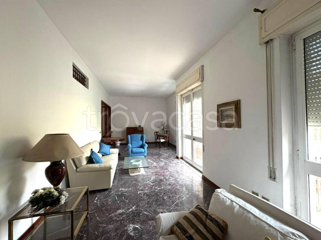 appartamento in vendita a Massa in zona Centro Storico