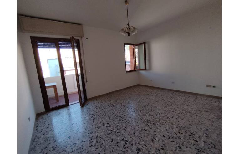 appartamento in vendita a Massa in zona Marina di Massa