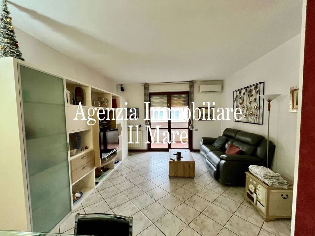 appartamento in vendita a Massa in zona Quercioli