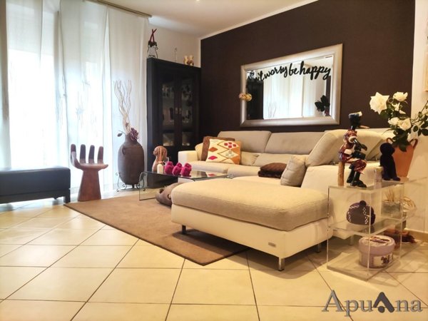 appartamento in vendita a Massa in zona Centro Storico