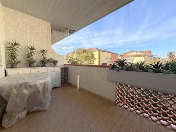 appartamento in vendita a Massa in zona Marina di Massa