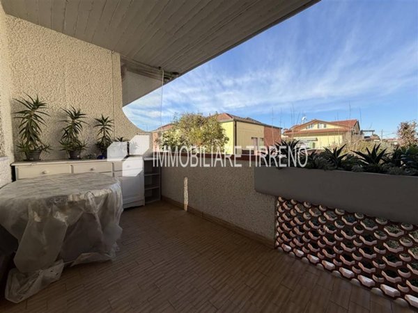 appartamento in vendita a Massa in zona Marina di Massa