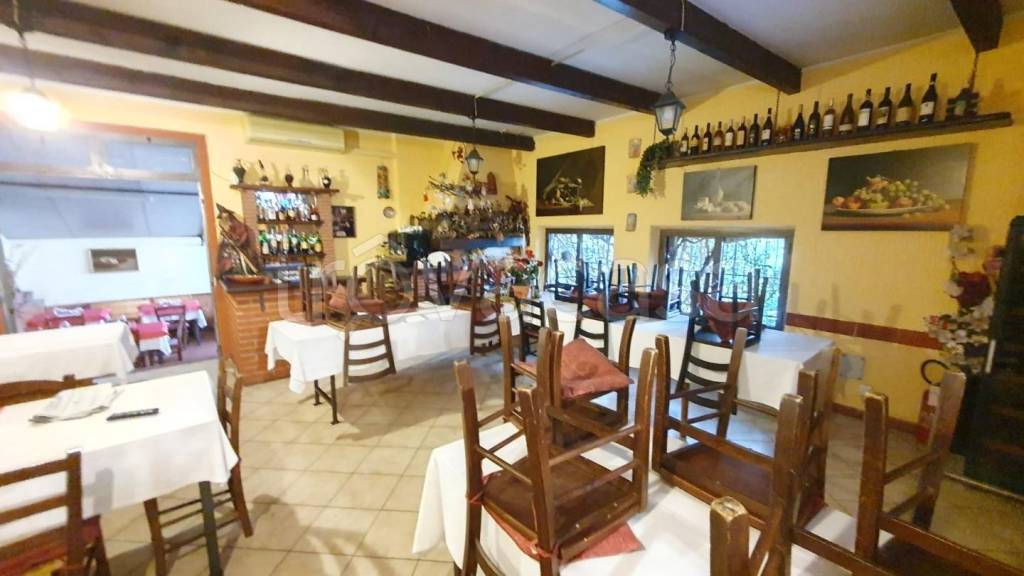 casa semindipendente in vendita a Massa in zona Romagnano