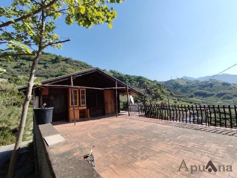 casa semindipendente in vendita a Massa in zona Romagnano