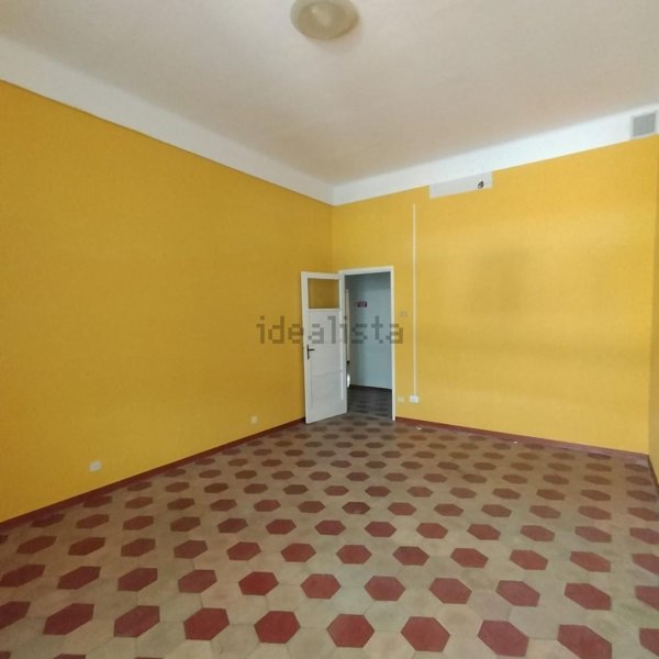 appartamento in vendita a Massa in zona Centro Storico