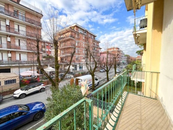 appartamento in vendita a Massa in zona Centro Storico