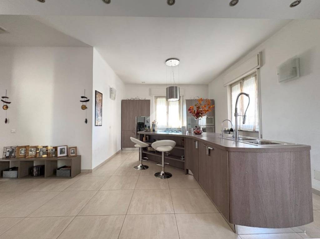 appartamento in vendita a Massa in zona Centro Storico