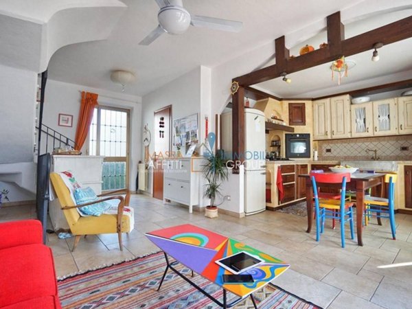 casa indipendente in vendita a Massa in zona Marina di Massa