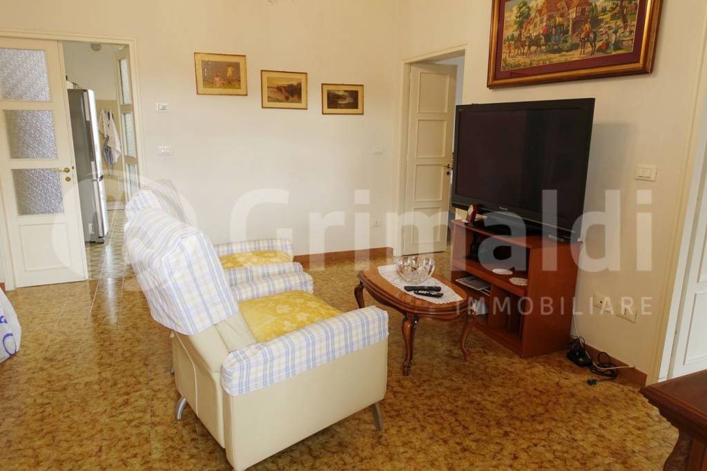 appartamento in vendita a Massa in zona Centro Storico