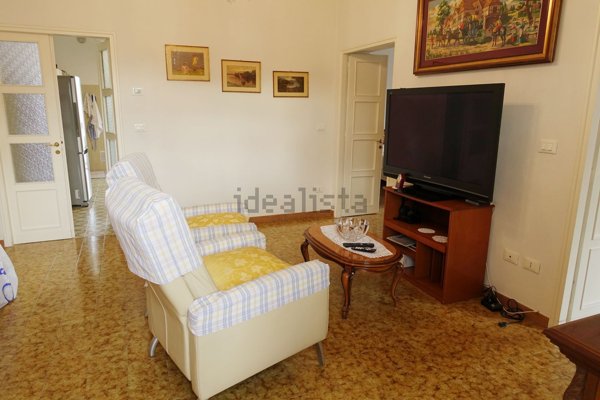 appartamento in vendita a Massa in zona Centro Storico