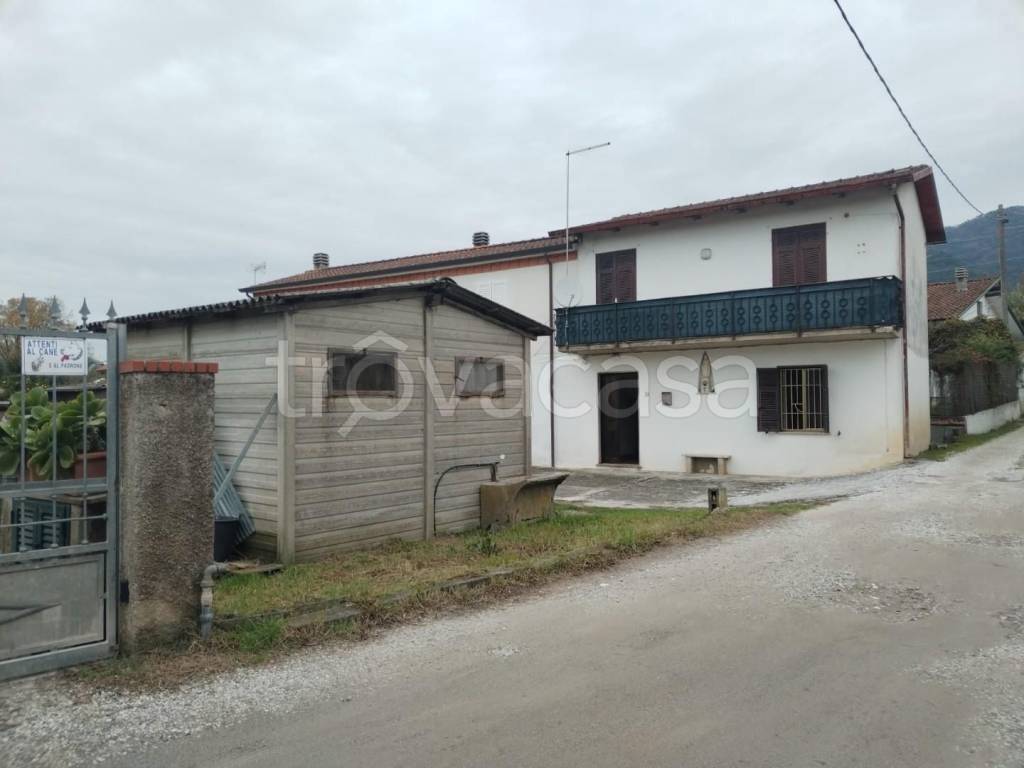 appartamento in vendita a Massa in zona Centro Storico