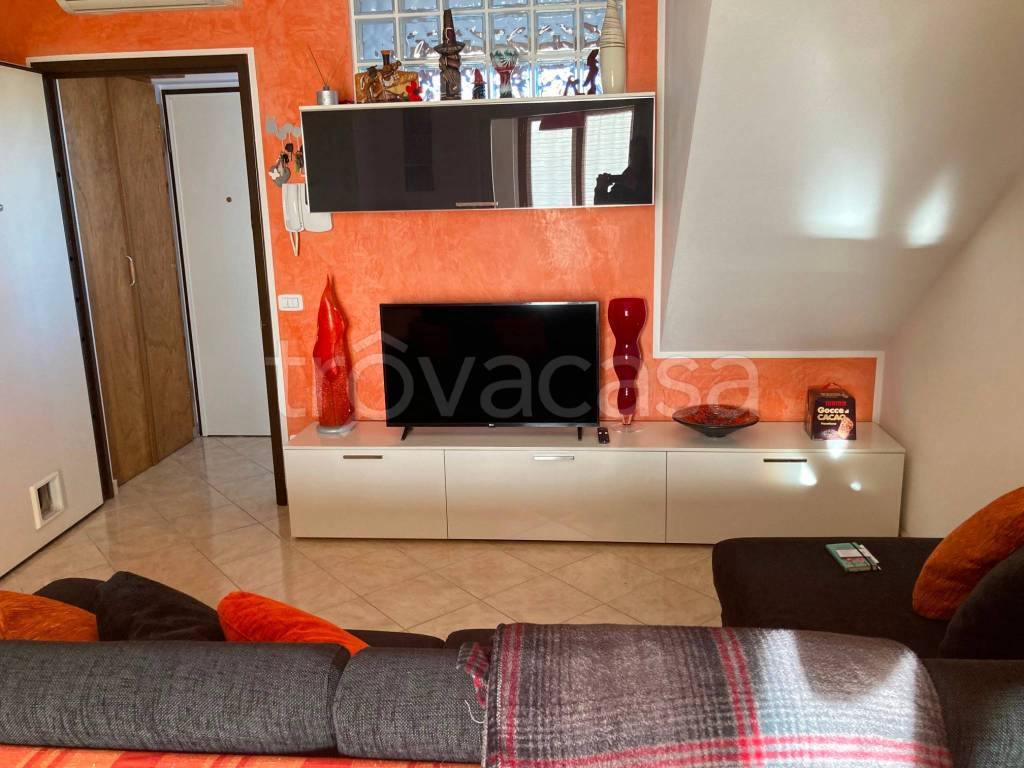 appartamento in vendita a Massa in zona Marina di Massa