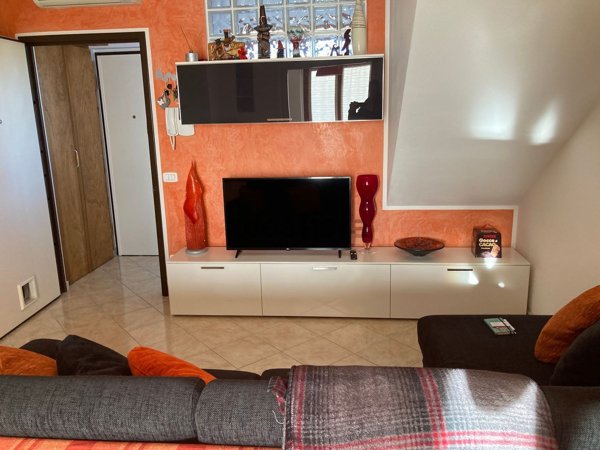 appartamento in vendita a Massa in zona Marina di Massa