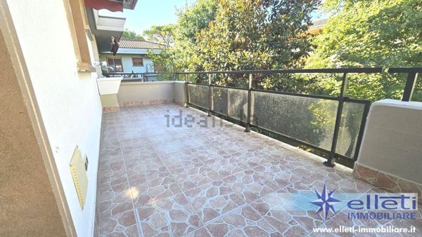 appartamento in vendita a Massa in zona Marina dei Ronchi