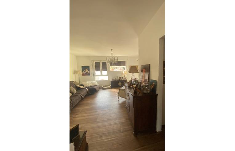 appartamento in vendita a Massa in zona Marina di Massa