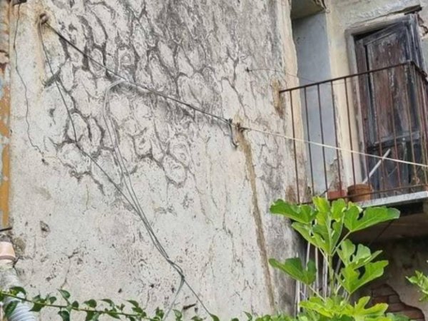 casa indipendente in vendita a Massa