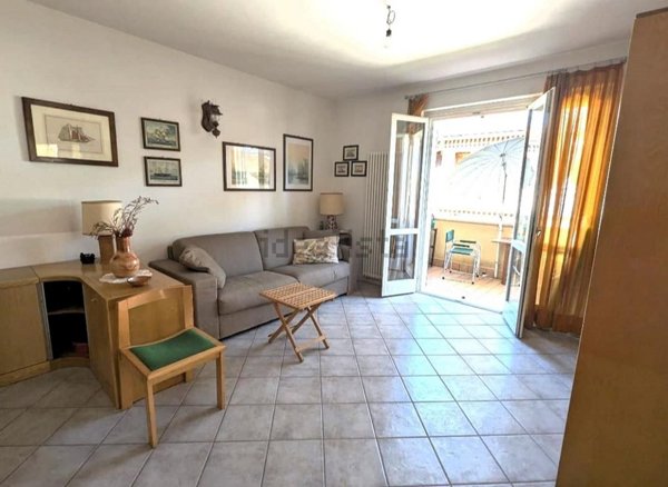 appartamento in vendita a Massa in zona Marina dei Ronchi