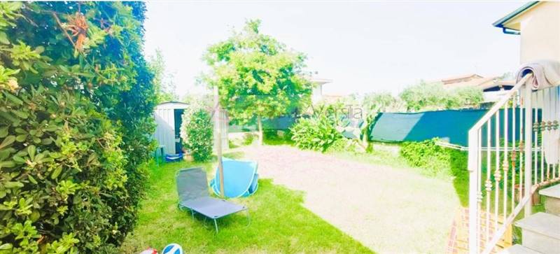 villa in vendita a Massa in zona Marina di Massa