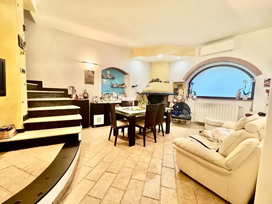 casa semindipendente in vendita a Massa in zona Castagnola