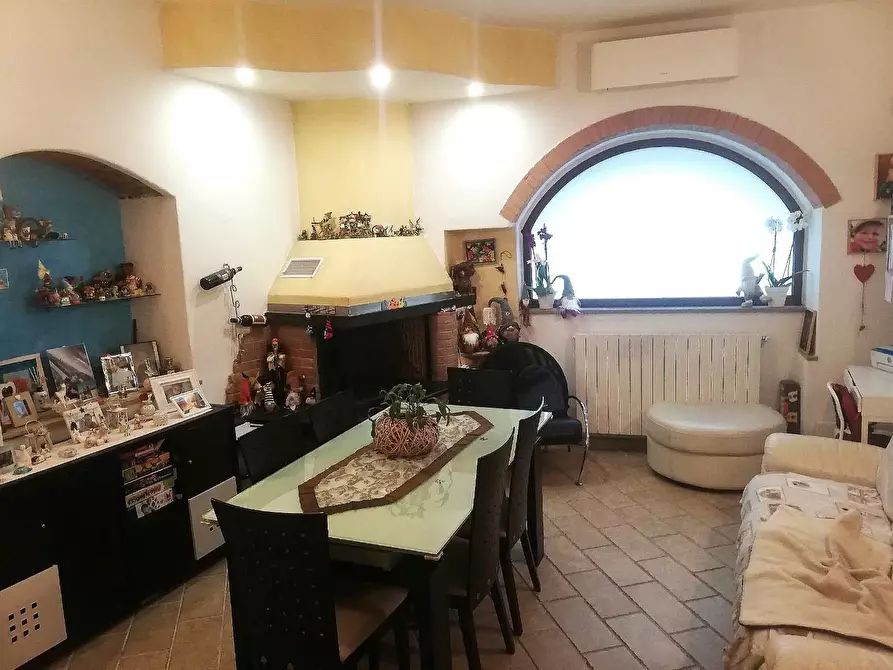 casa semindipendente in vendita a Massa in zona Castagnola