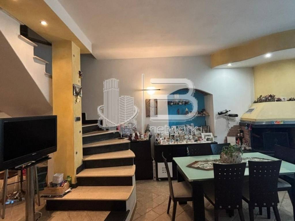 casa indipendente in vendita a Massa in zona Castagnola