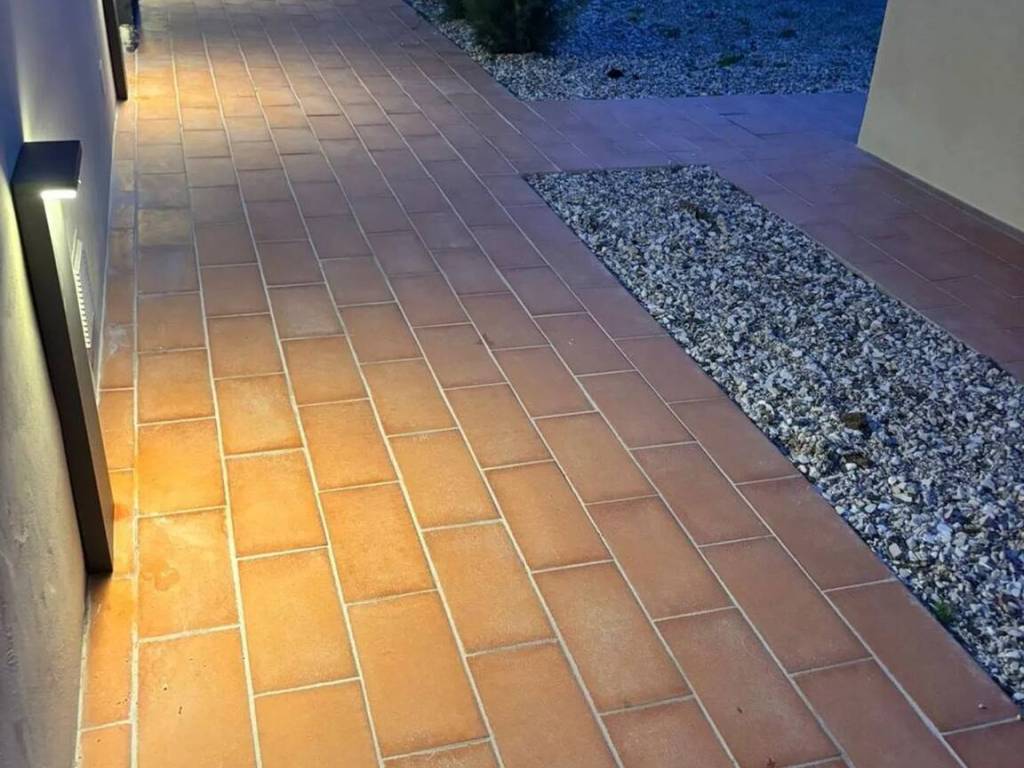 casa indipendente in vendita a Massa in zona Marina di Massa