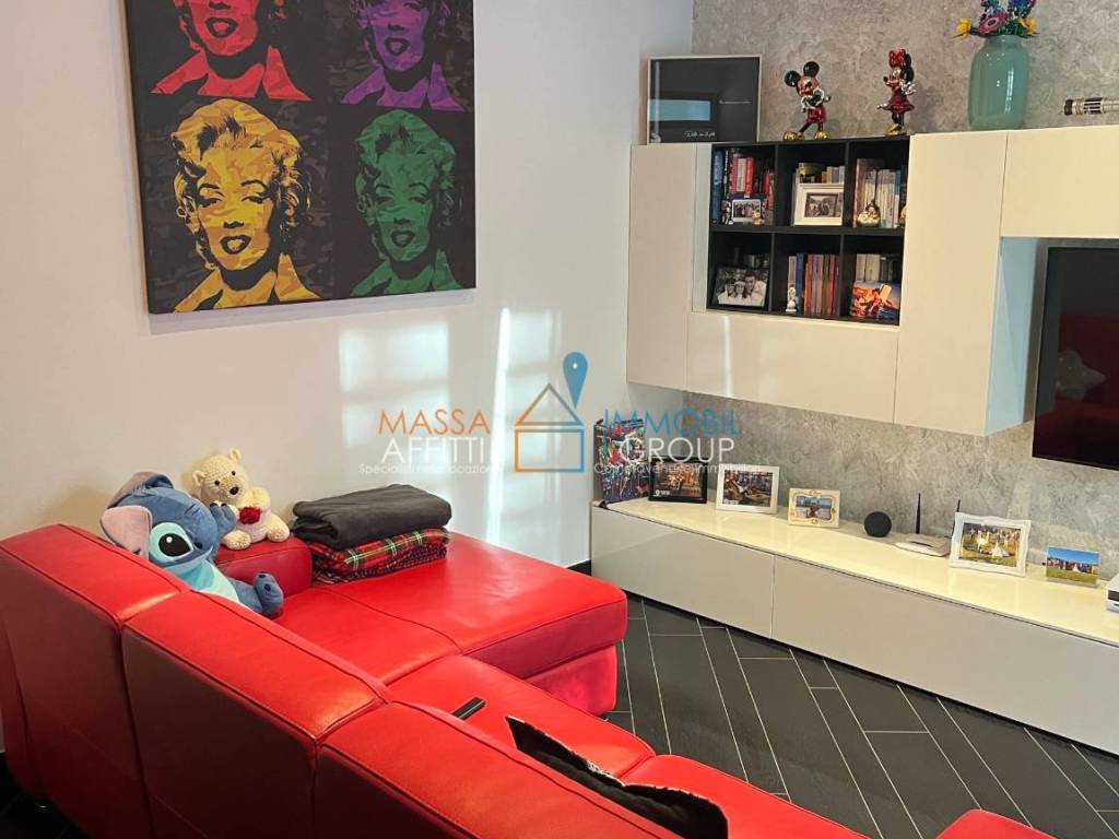 appartamento in vendita a Massa in zona Marina dei Ronchi