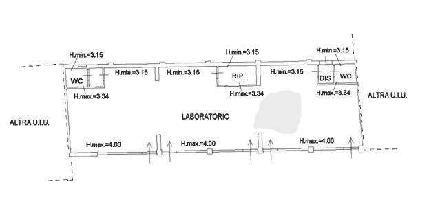 locale commerciale in vendita a Massa