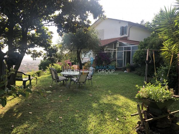 casa indipendente in vendita a Massa in zona Centro Storico