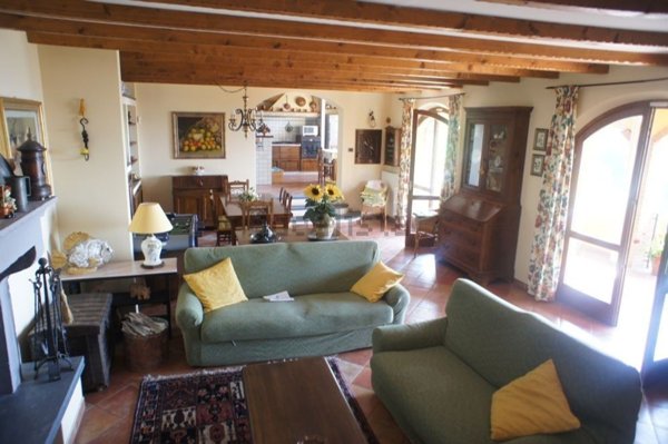 casa indipendente in vendita a Massa in zona Candia