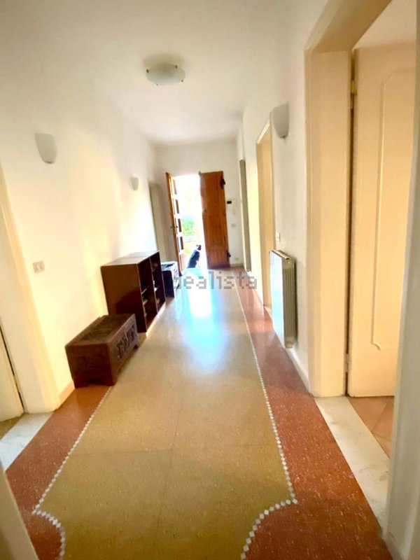 casa indipendente in vendita a Massa