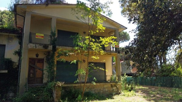 casa indipendente in vendita a Massa in zona Poveromo