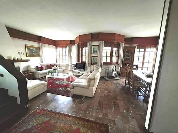 casa indipendente in vendita a Massa in zona Marina dei Ronchi
